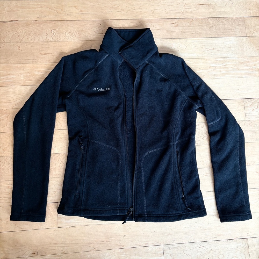 Women’s black medium full zip Columbia fleece jacket